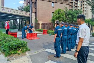 莫德里奇谈续约：活在当下享受每次训练 若再赢欧冠就太神奇了